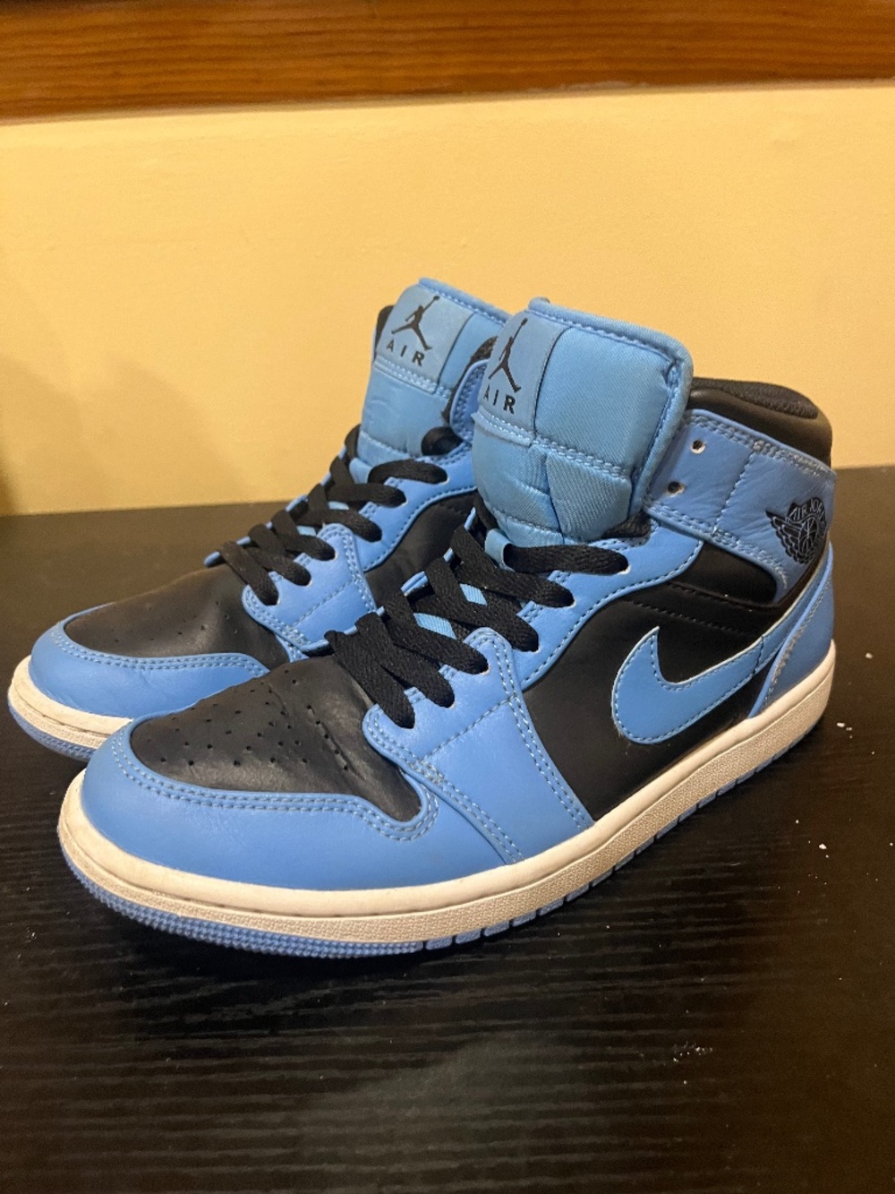 SIZE 8 MEN - Air Jordan 1 Mid University Blue Black
